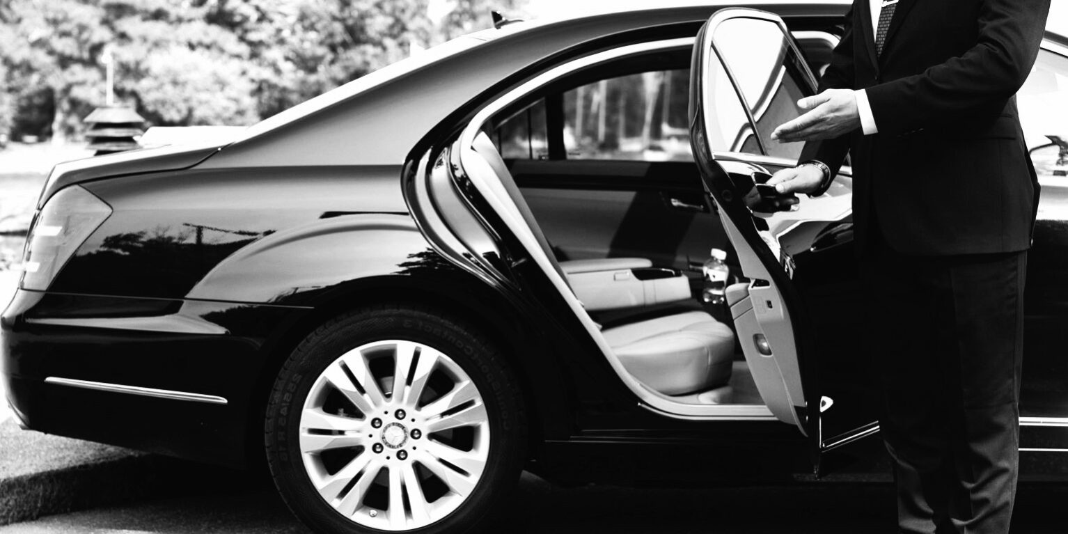 private hire service F&D Taxis Bracknell Best private hire service F&D Taxis Bracknell